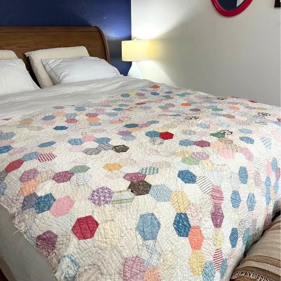 Antique Hexagon Cutter Quilt - Picture 1 of 7
